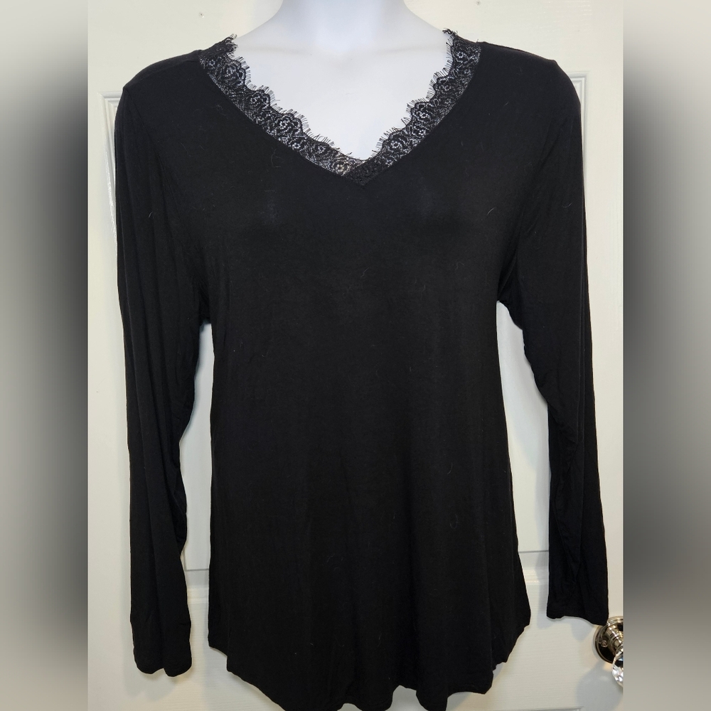 Lane Bryant Black V-Neck Top with Lace Trim. Size 18/20